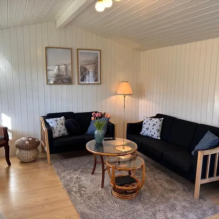 Semesterbostad Renovated In Gronhoj With A Hot Tub Løkken