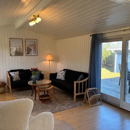 Renovated In Gronhoj With A Hot Tub