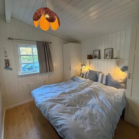 Renovated In Gronhoj With A Hot Tub Semesterbostad