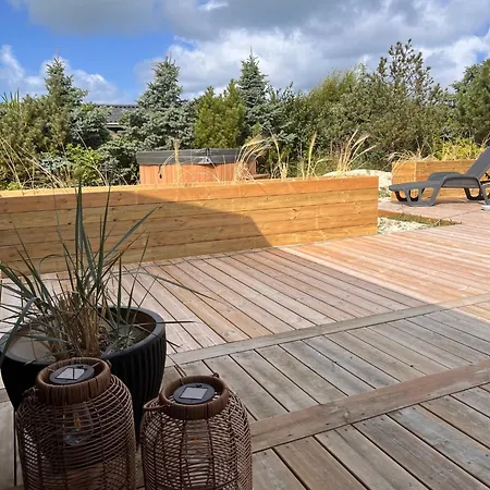 Renovated In Gronhoj With A Hot Tub * Løkken