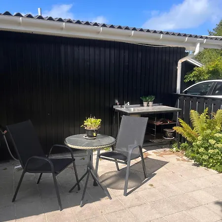 Renovated In Grønhøj With A Hot Tub * Løkken