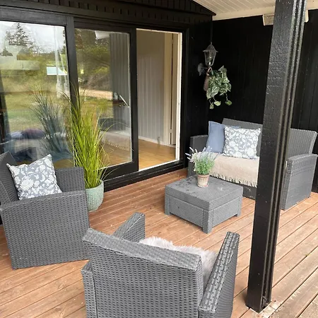 Renovated In Gronhoj With A Hot Tub Løkken