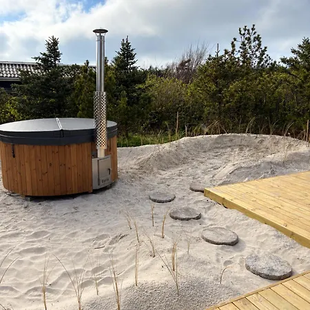 Renovated In Grønhøj With A Hot Tub * Løkken